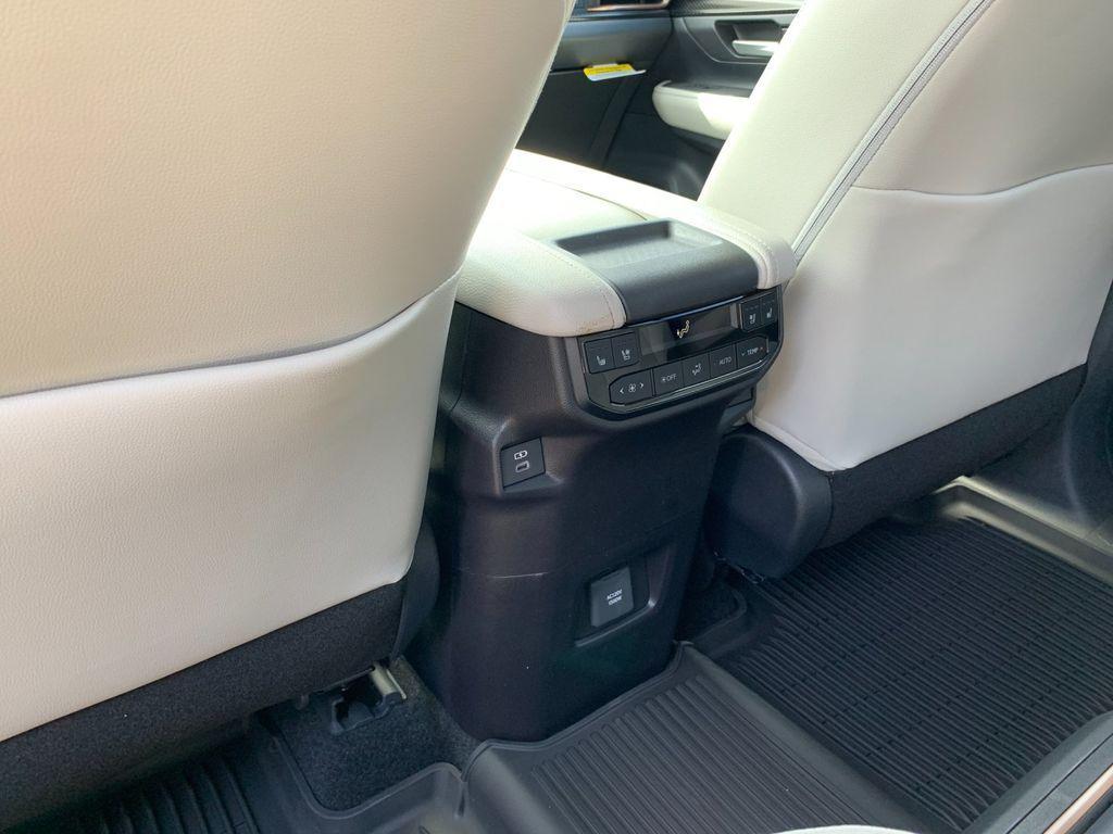 new 2026 Toyota Grand Highlander Hybrid car