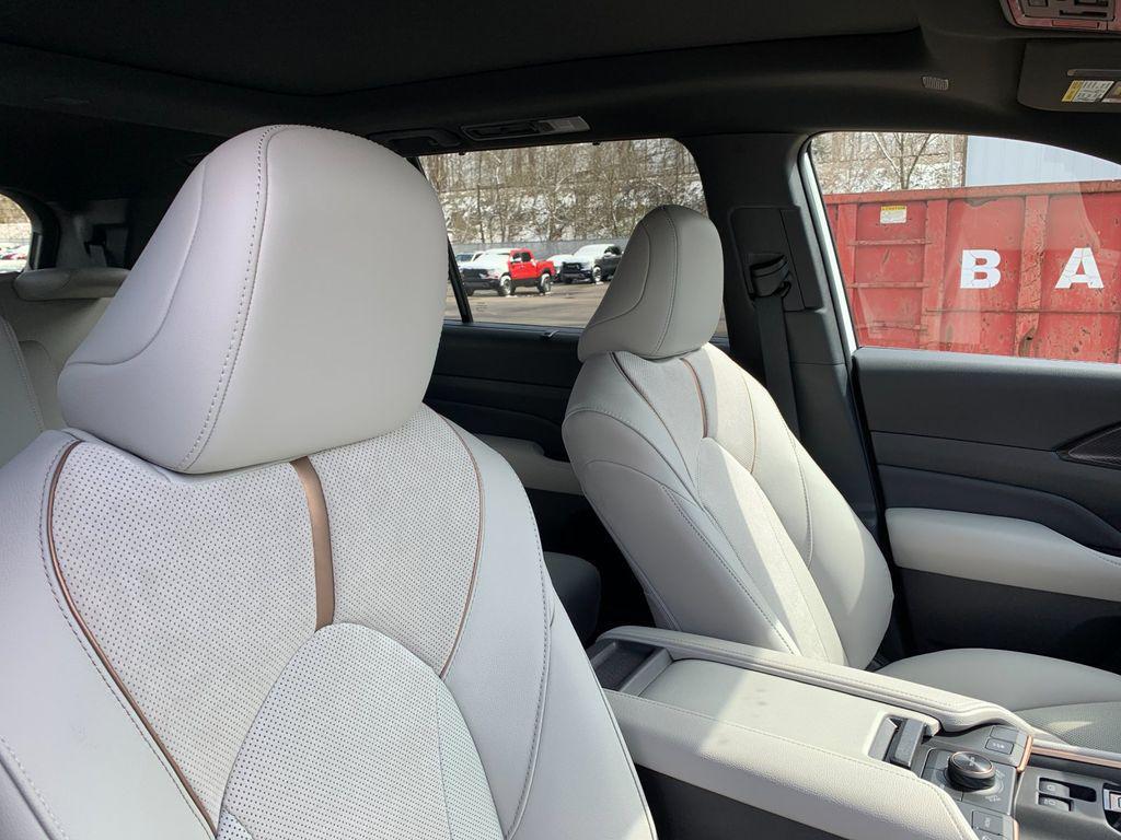 new 2026 Toyota Grand Highlander Hybrid car