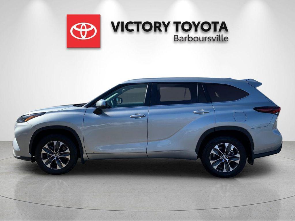 used 2024 Toyota Highlander Hybrid car, priced at $43,988