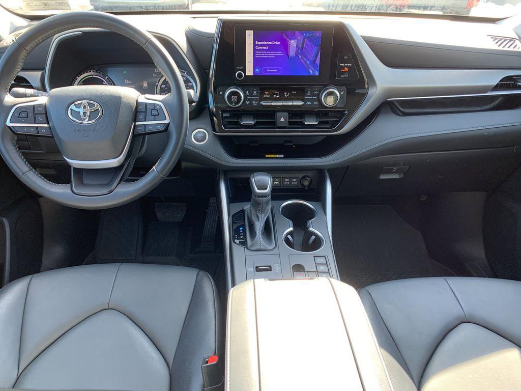 used 2024 Toyota Highlander Hybrid car, priced at $43,988
