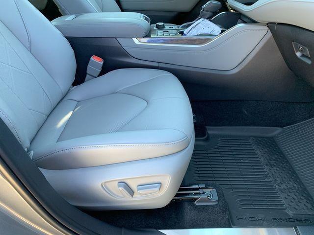 new 2025 Toyota Highlander car, priced at $55,287