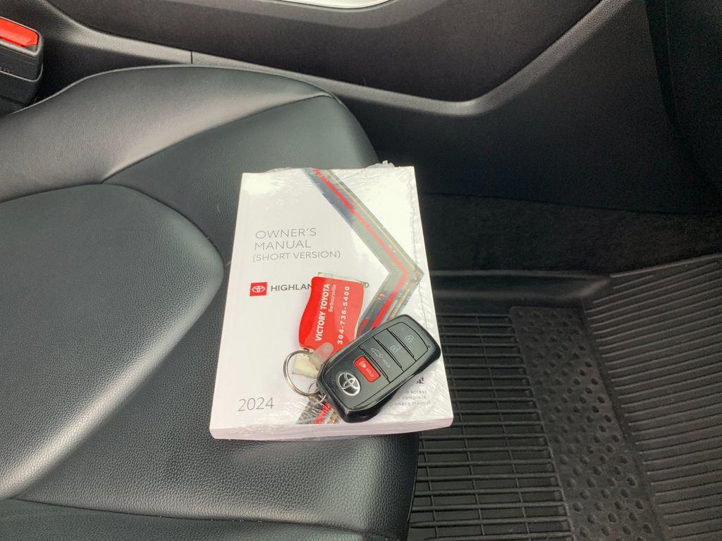 used 2024 Toyota Highlander Hybrid car, priced at $39,988