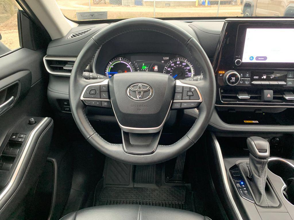 used 2024 Toyota Highlander Hybrid car, priced at $39,988