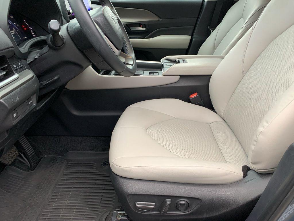 used 2024 Toyota Grand Highlander Hybrid car, priced at $44,588