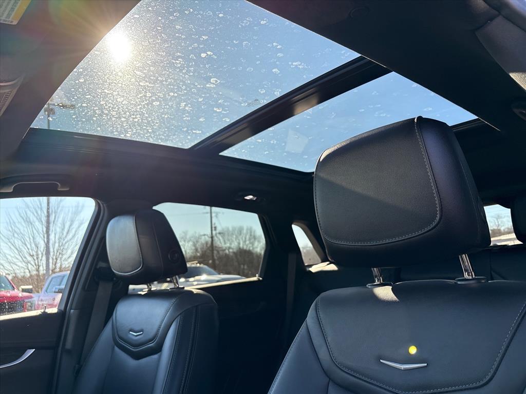 used 2022 Cadillac XT5 car, priced at $34,950