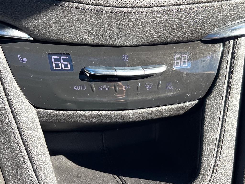 used 2022 Cadillac XT5 car, priced at $34,950