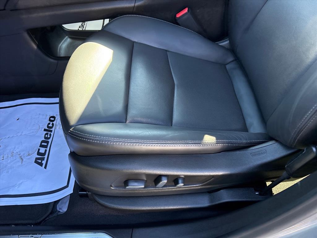 used 2022 Cadillac XT5 car, priced at $34,950