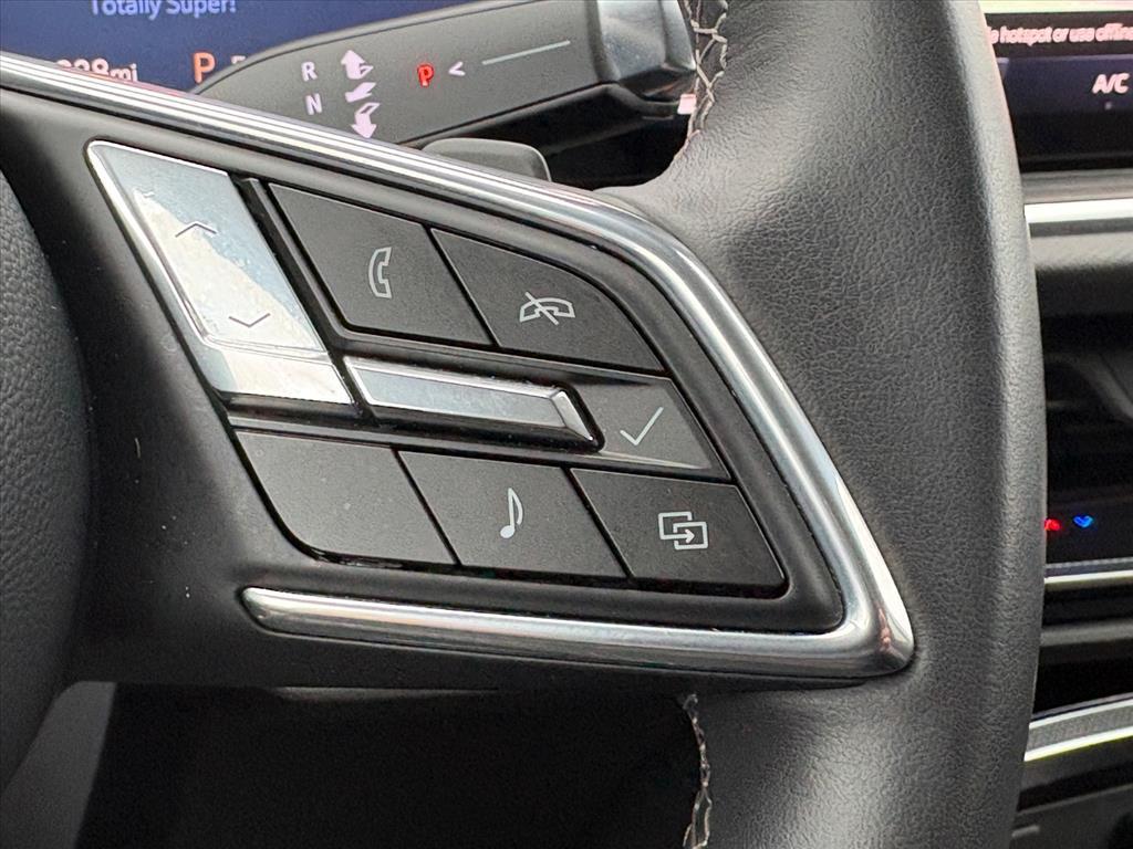 used 2025 Buick Envision car, priced at $27,950