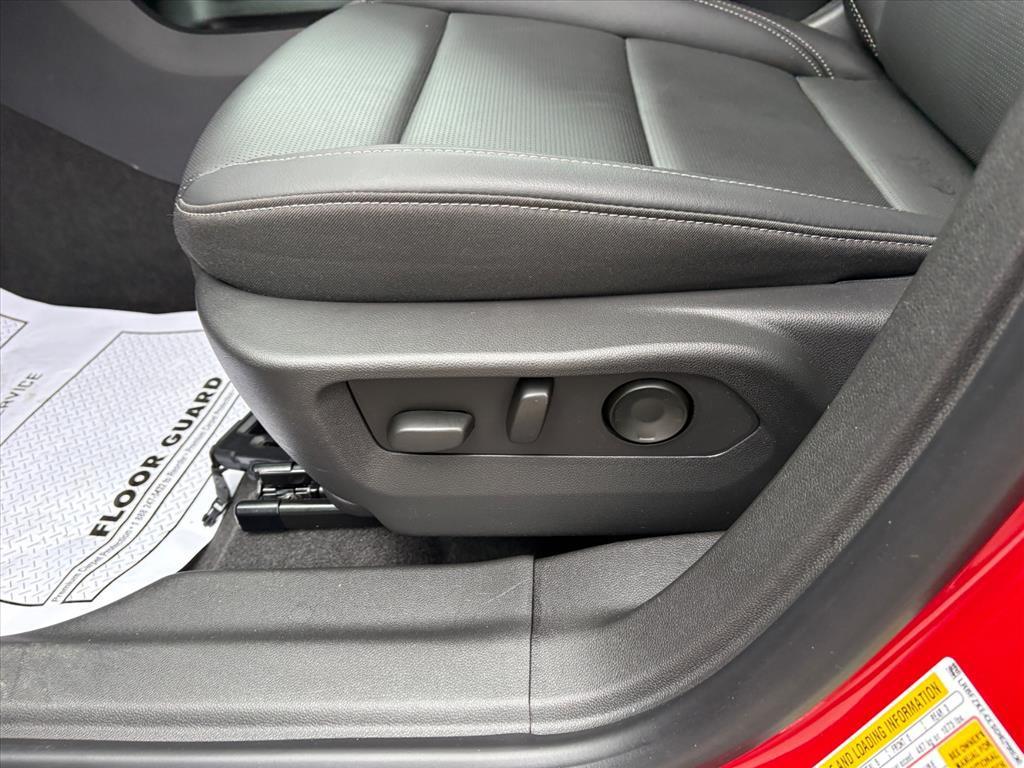 used 2025 Buick Envision car, priced at $27,950