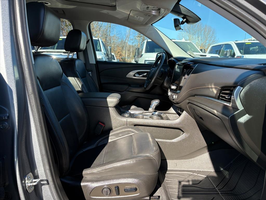used 2021 Chevrolet Traverse car, priced at $27,950