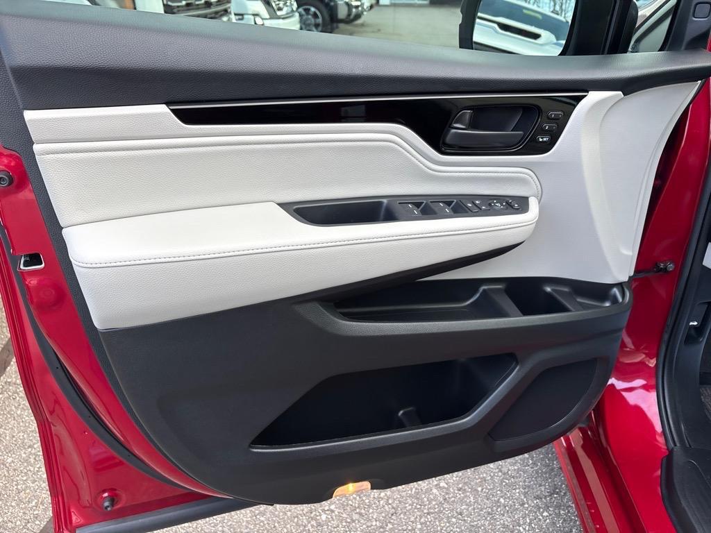 used 2025 Honda Odyssey car, priced at $41,500