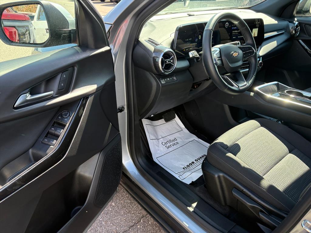 used 2025 Chevrolet Equinox car, priced at $28,950