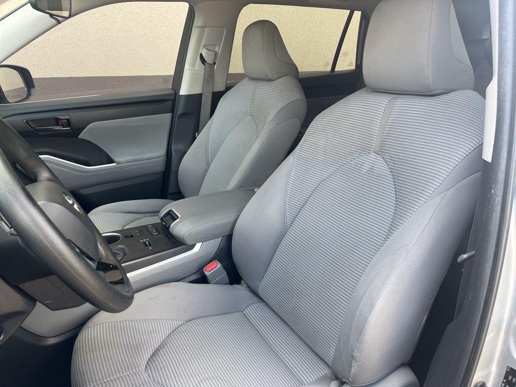 2020 Celestial Silver Metallic Toyota Highlander