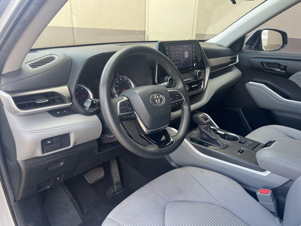 2020 Celestial Silver Metallic Toyota Highlander