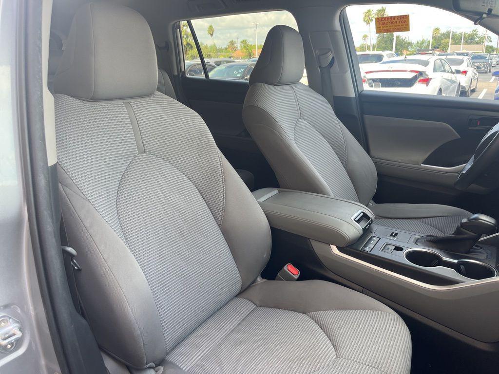 2020 Celestial Silver Metallic Toyota Highlander