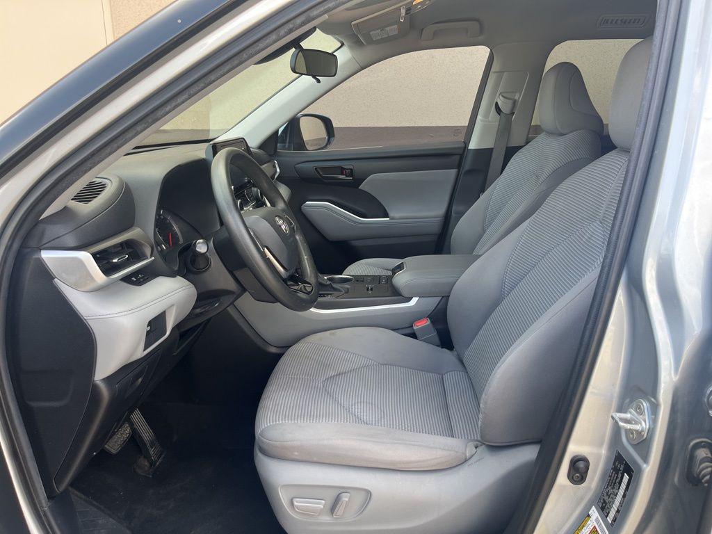 2020 Celestial Silver Metallic Toyota Highlander