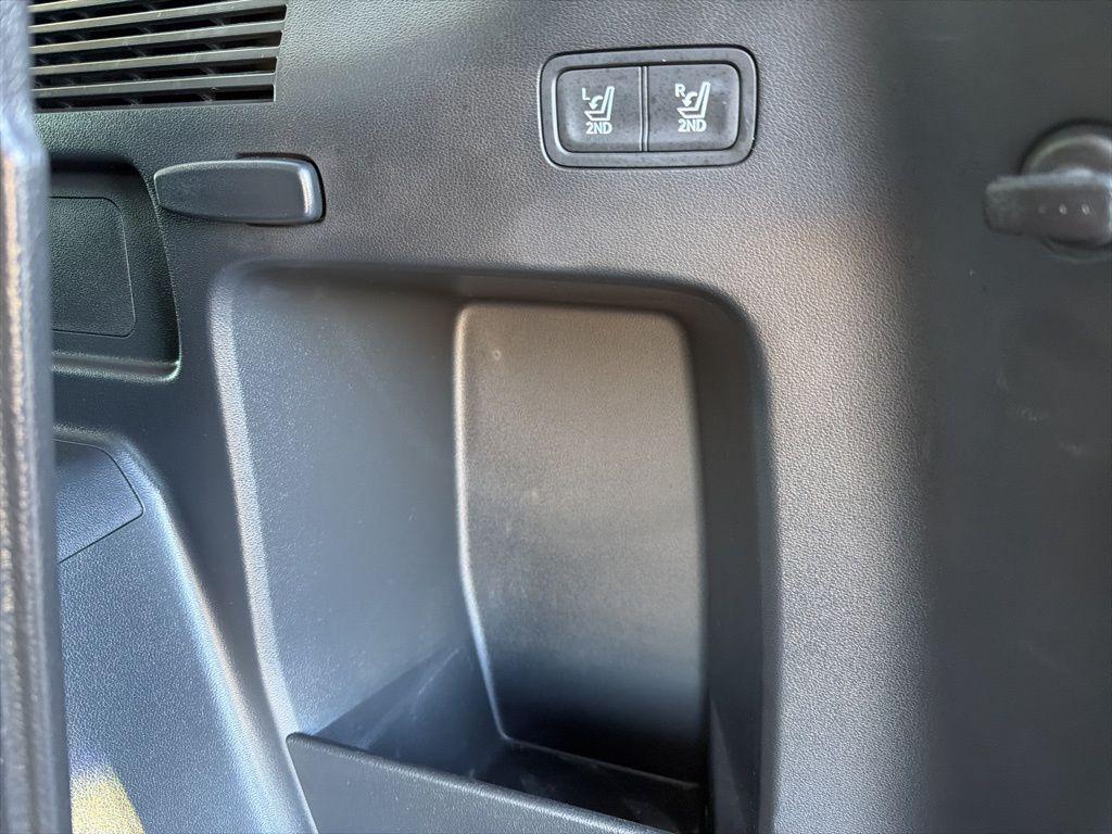 used 2025 Hyundai Santa Fe car, priced at $29,115