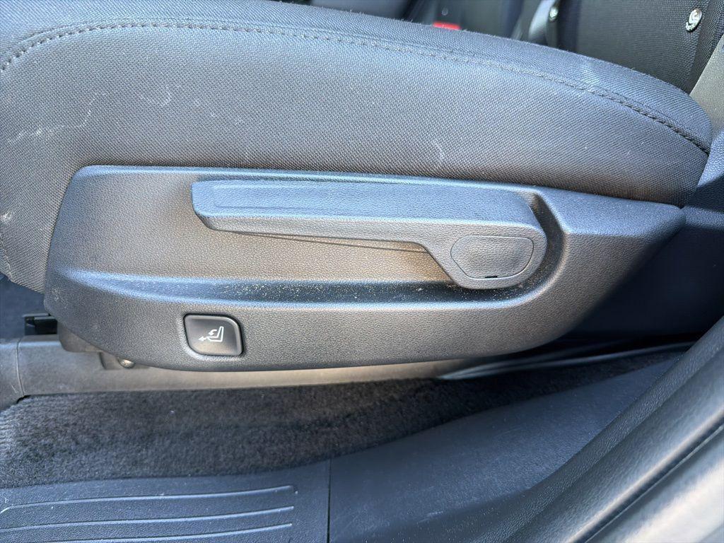 used 2025 Hyundai Santa Fe car, priced at $29,115