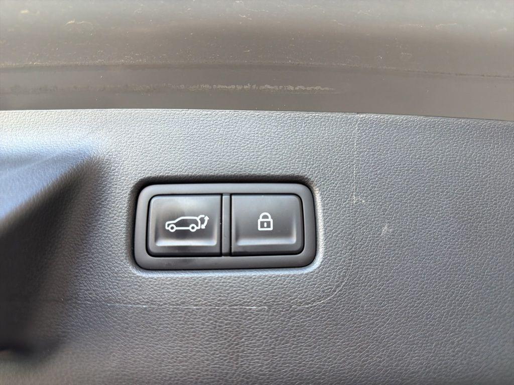 used 2025 Hyundai Santa Fe car, priced at $29,115