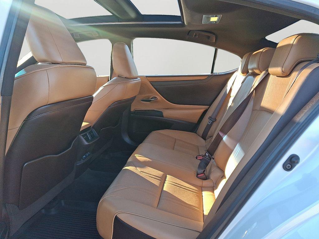 used 2020 Lexus ES 350 car, priced at $32,604