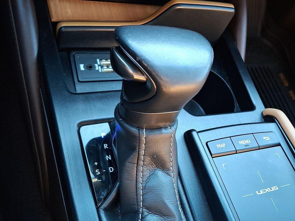 used 2020 Lexus ES 350 car, priced at $32,604