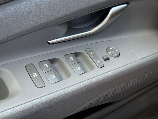 used 2025 Hyundai Elantra car