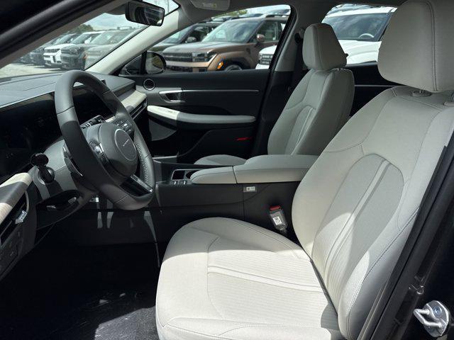 new 2025 Hyundai Sonata Hybrid car, priced at $28,230