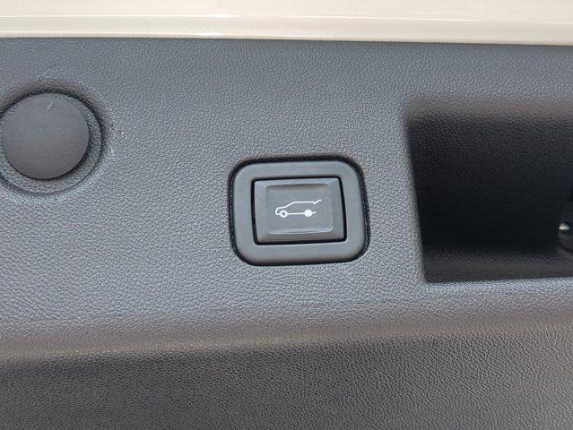 used 2022 Chevrolet Equinox car, priced at $20,659