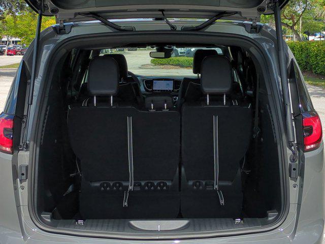 new 2025 Chrysler Pacifica car, priced at $49,515