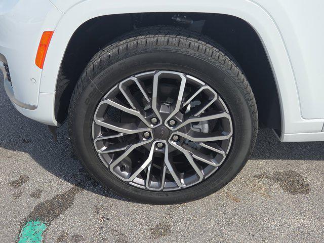 new 2025 Jeep Grand Cherokee L car, priced at $59,933