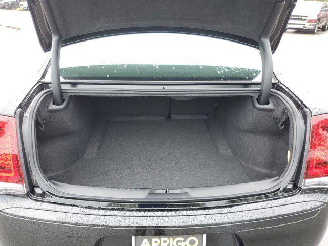 new 2021 Chrysler 300 car