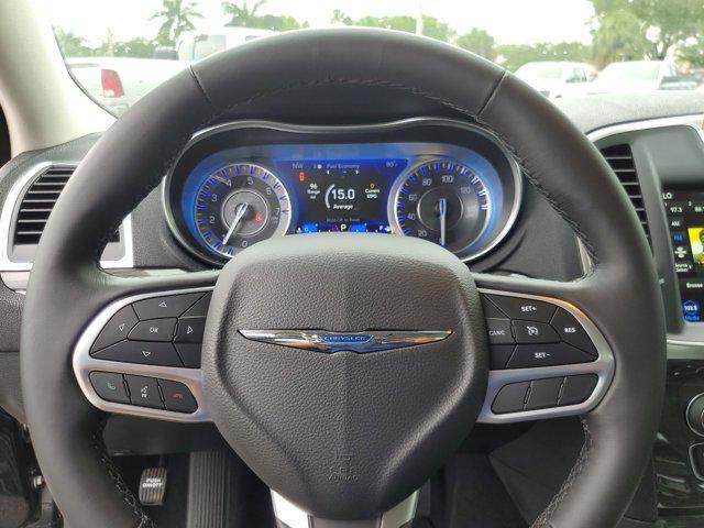 new 2021 Chrysler 300 car