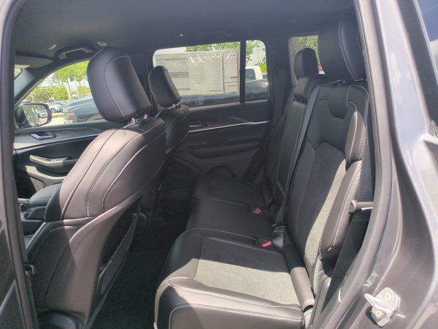 new 2026 Jeep Grand Cherokee car, priced at $40,598
