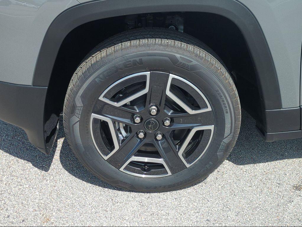 new 2026 Jeep Cherokee car, priced at $34,285