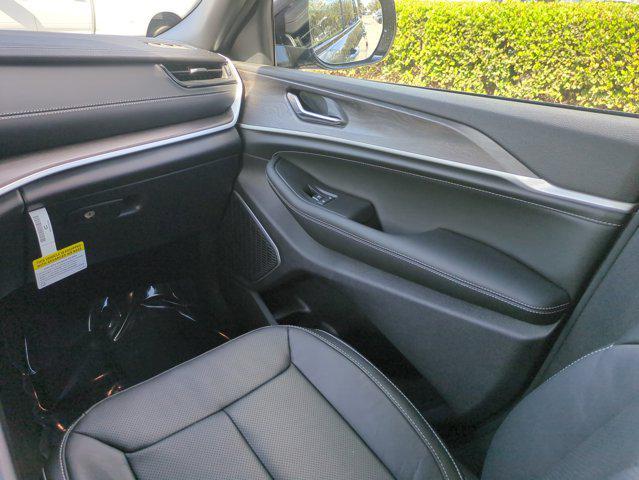 new 2026 Jeep Grand Cherokee car, priced at $48,290
