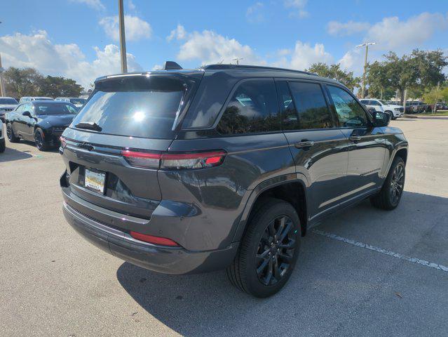 new 2026 Jeep Grand Cherokee car, priced at $48,290