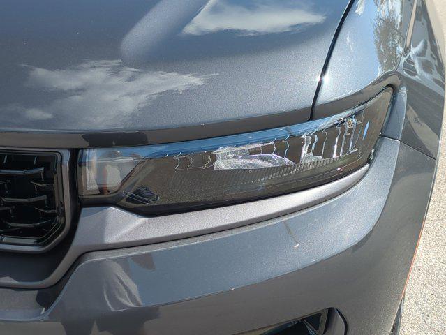 new 2026 Jeep Grand Cherokee car, priced at $48,290