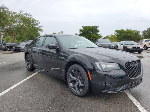 new 2021 Chrysler 300 car