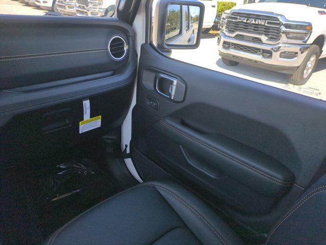 new 2026 Jeep Gladiator car, priced at $41,999