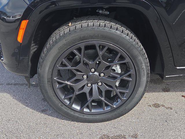 new 2025 Jeep Grand Cherokee L car, priced at $61,990
