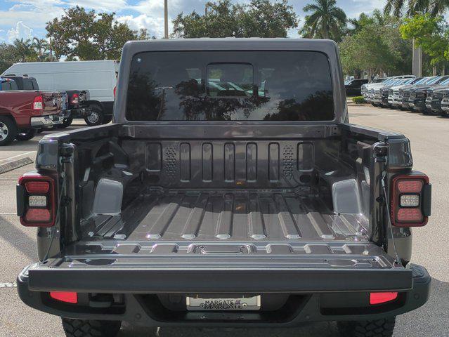 new 2025 Jeep Gladiator car, priced at $42,155