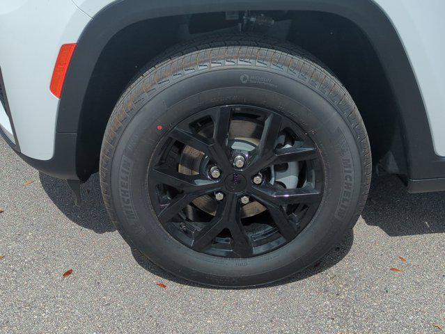 new 2026 Jeep Grand Cherokee car, priced at $40,959