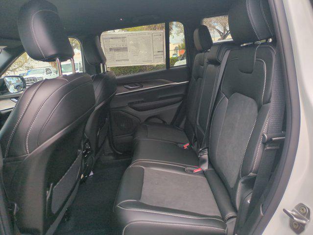 new 2026 Jeep Grand Cherokee car, priced at $40,959