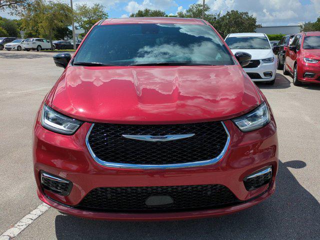 new 2025 Chrysler Pacifica car, priced at $36,990