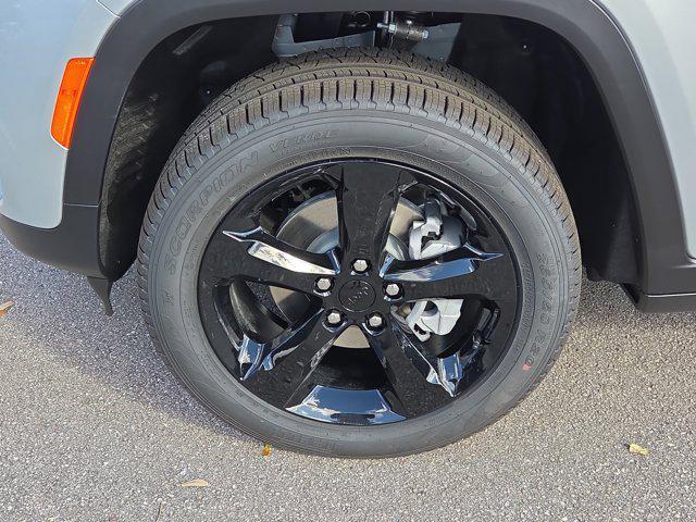 new 2025 Jeep Grand Cherokee car, priced at $34,990