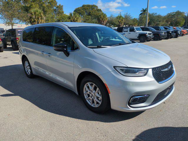 used 2024 Chrysler Pacifica car, priced at $23,777