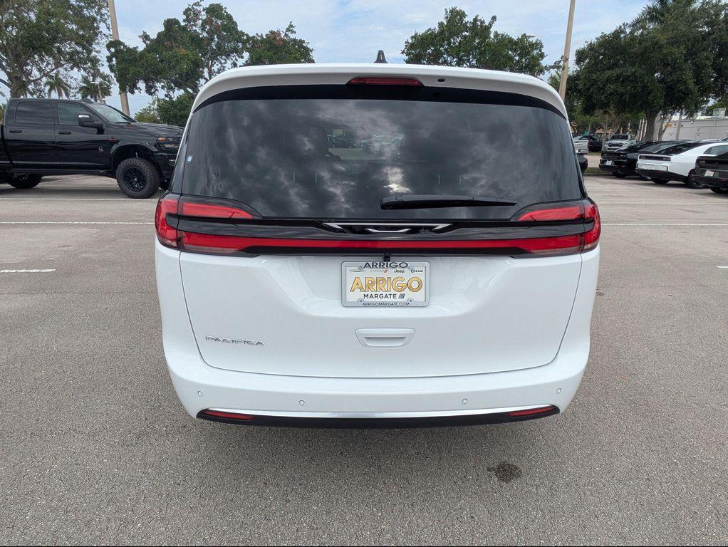 new 2027 Chrysler Pacifica car, priced at $46,075