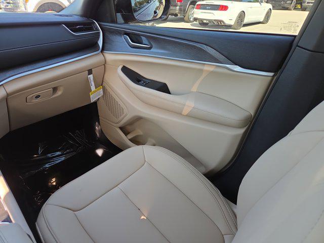 new 2025 Jeep Grand Cherokee L car, priced at $37,670