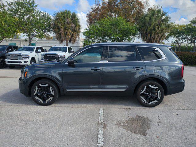 used 2023 Kia Telluride car, priced at $27,309