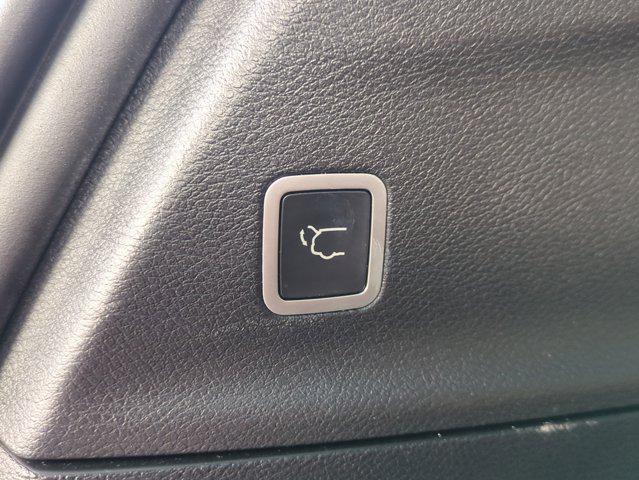 used 2018 Chrysler Pacifica car, priced at $13,599